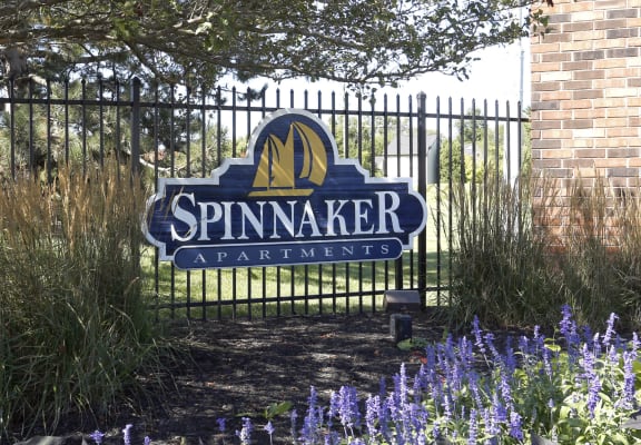 Spinnaker Court Apartments in Indianapolis IN